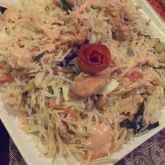 A picture of Singapore rice.