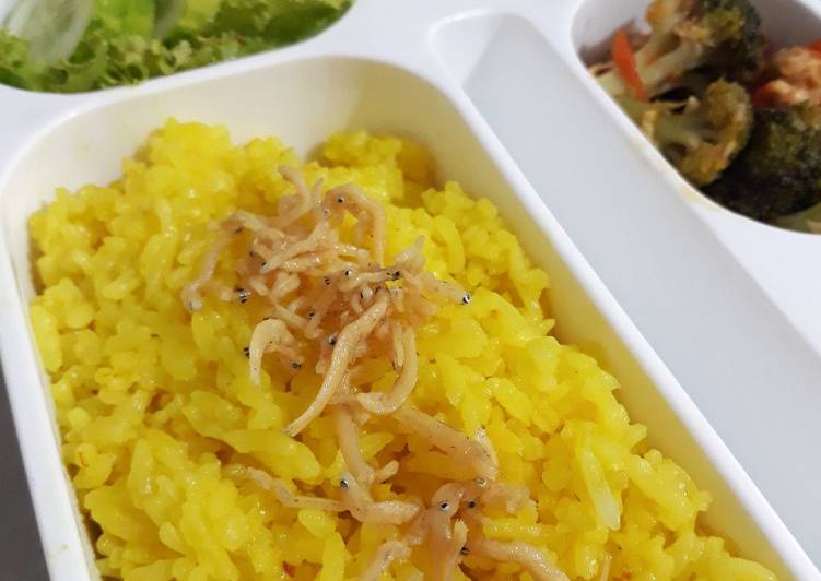 Nasi kuning dari sisa Nasi putih