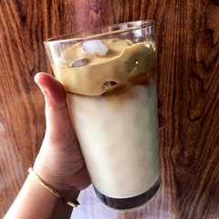 Dalgona Coffee রেসিপির প্রধান ছবি