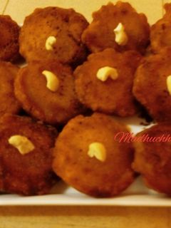 সুজির ভাজা পিঠে (soojir bhaaja pithe recipe in Bengali) রেসিপির প্রধান ছবি