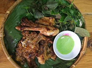 Hình của món Sườn dê nướng sa tế.