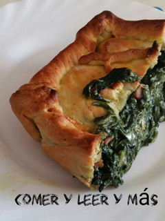 Una foto de Pastel de espinacas, gambas y jamón