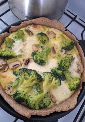 Una foto de Tarta de Brócoli y champiñones con Masa Integral