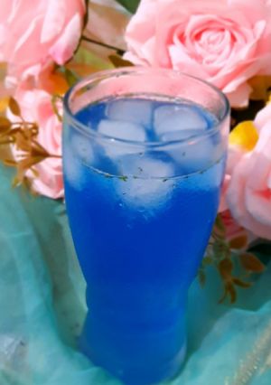 A picture of Blue electric lemonade.