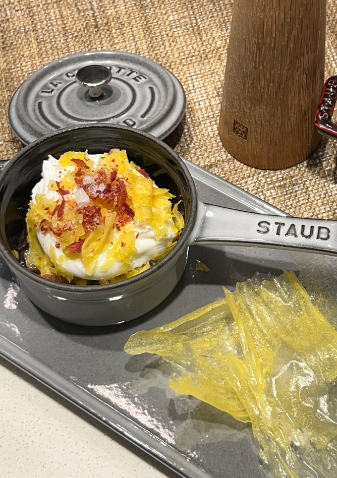 Una foto de Huevos con Jamón “Diferentes”