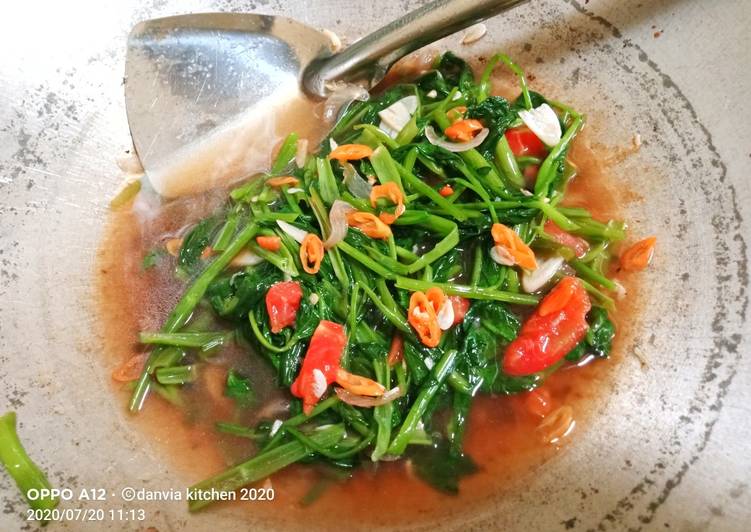 Bahan Tumis Kangkung Saus Tiram | Cara Buat Tumis Kangkung Saus Tiram Yang Enak dan Simpel