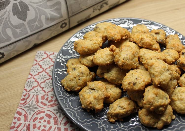 A révélé le secret de la recette Cookies apéritif au bleu et aux noisettes parfait