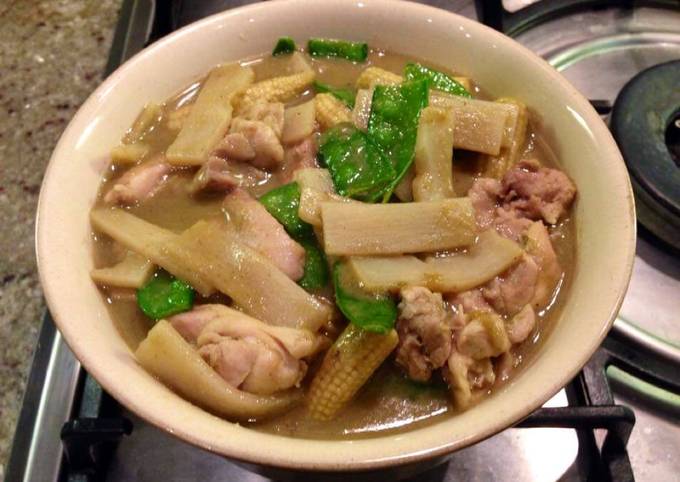 Thai green chicken curry (gaeng kiaw wan gai)