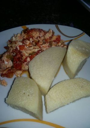 A picture of Boiled Yam & Egg Sauce.