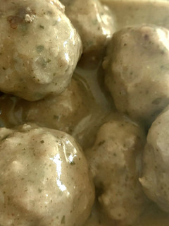 Una foto de Albóndigas en salsa verde