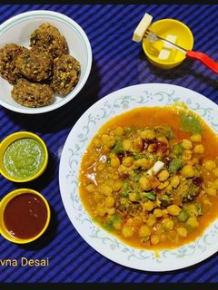 છાેલે રગડા વીથ પાલક ટીક્કી રેસીપી મુખ્ય ફોટો