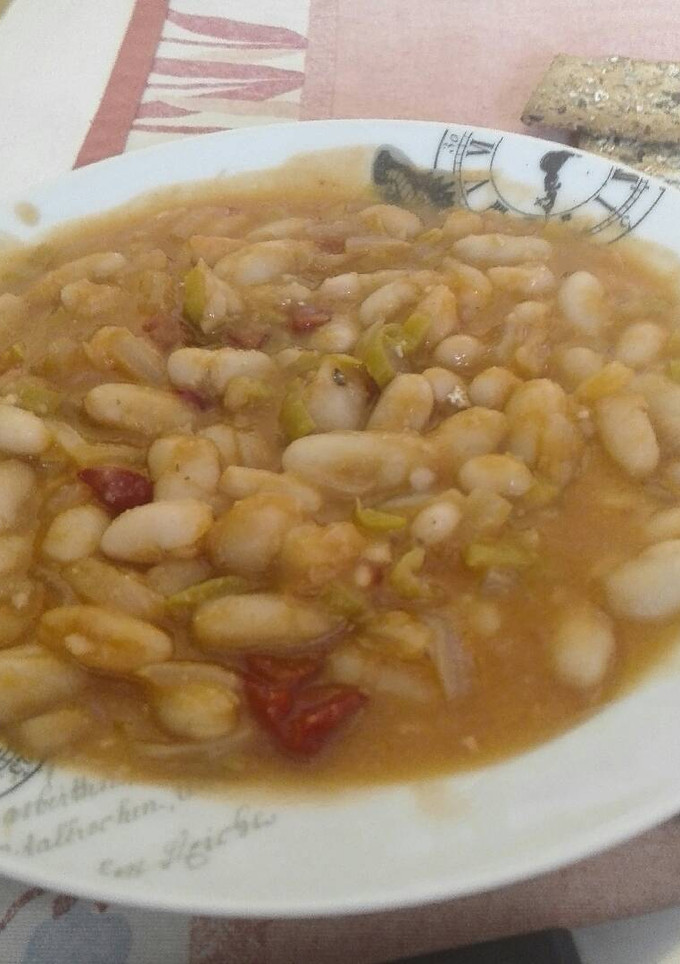 Una foto de Judías blancas estofadas veganas