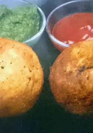 A picture of Bread bonda.