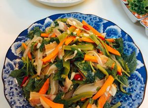 Hình của món Tuần 8: Nộm rau tiến vua, tai lợn.