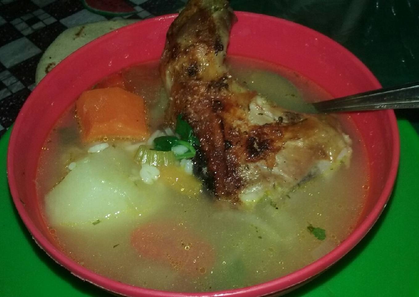 Sopa de pollo