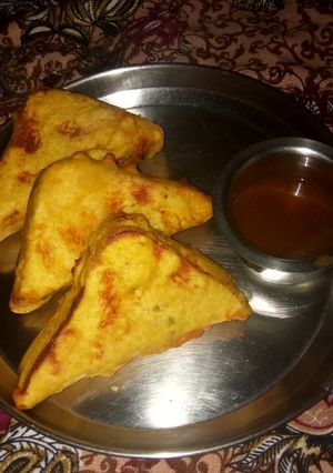 બ્રેડ પકોડા (Bread Pakoda Recipe In Gujarati) રેસીપી મુખ્ય ફોટો