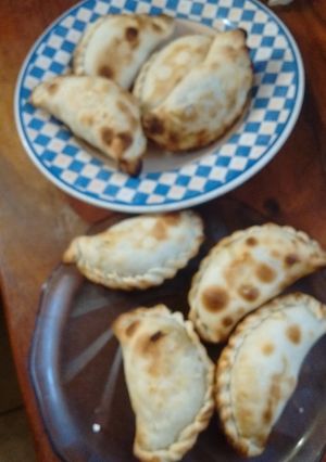Una foto de Empanada regional de Salta o empanada salteña