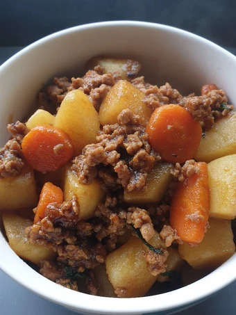 Recipe Stirfry mince with potato and carrot which Delicious
