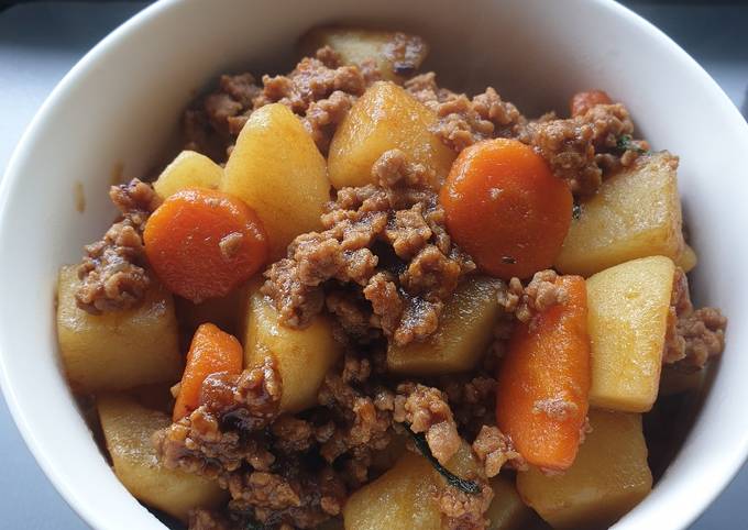 Practical Method to Producing Extraordinary Stirfry mince with potato
and carrot