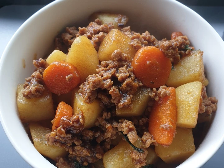 Recipe Stirfry mince with potato and carrot which Delicious