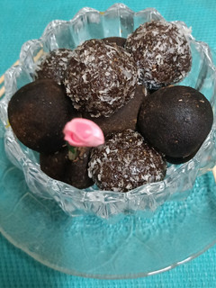 A picture of Chocolate Chia Bliss Balls (Sugar-free).