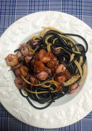 Una foto de Spaghetti dos colores a la marinera