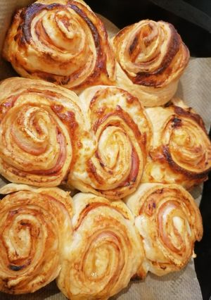 Sajtos sonkás leveles csiga recept fotója
