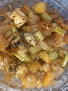 Una foto de Ensalada Tibia de Peras, Apio y Queso Azul