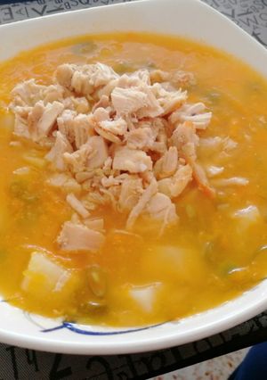 Una foto de Sopa de verduras con pechuga