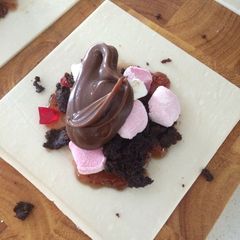 A picture of Quick Brownie smores.