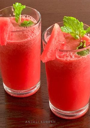 A picture of Fresh Watermelon and mint juice.