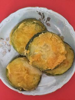 Фото Цукіні (кабачок) у кукурудзяному борошні.