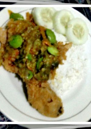 Foto resep Ayam geprek sambel ijo+pete
