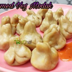 A picture of Steamed Veg Modaks.
