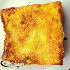 A picture of Tumeric toast bread.