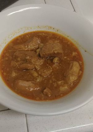 A picture of Gaeng hunglay.