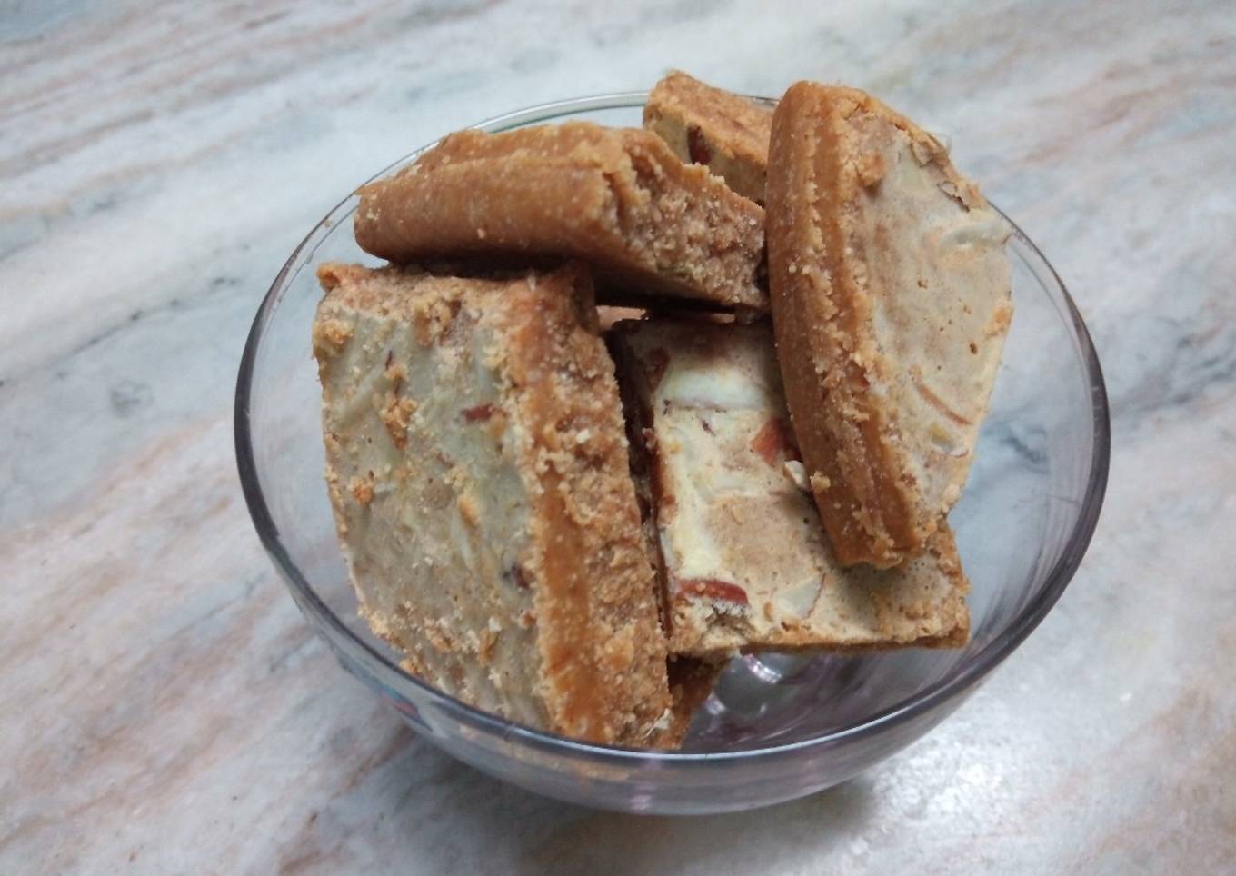 Besan ki barfi