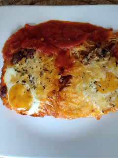 Una foto de Huevos al plato al estilo Pitiminí