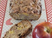 Una foto de budín de manzana en silicona