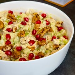 A picture of Crunchy Chicken & Apple Salad.