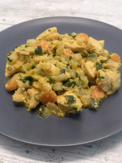 Una foto de Pollo marinado con yogur y especias