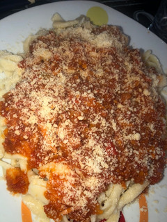 Una foto de Fideos caseros con salsa