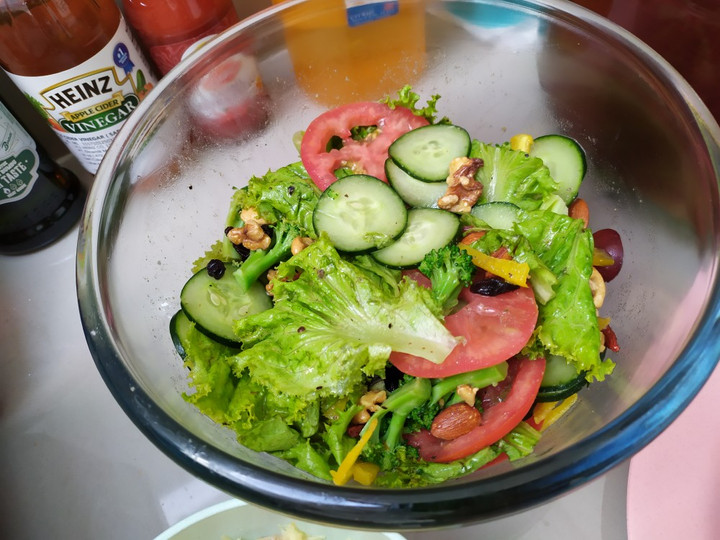 Yuk intip, Cara  buat Classic Salad with Balsamic Vinegarette Dressing yang spesial