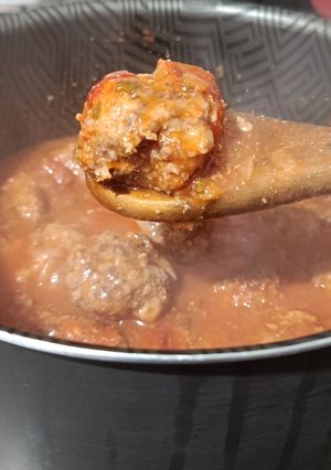 Una foto de Albóndigas firmes en salsa de tomate