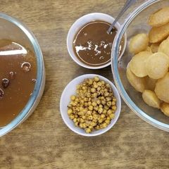 A picture of Paani puri.