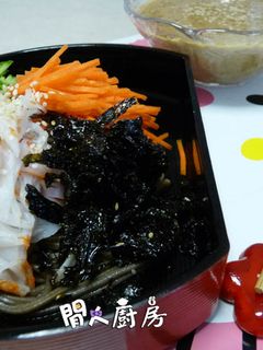 蟹柳青瓜絲蕎麥冷麵 的食譜成品照片