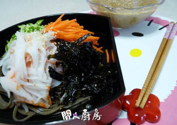 蟹柳青瓜絲蕎麥冷麵