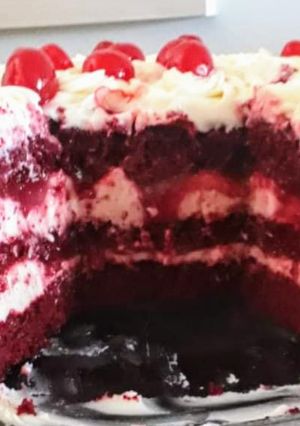 Foto de Bolo Red Velvet com cerejas