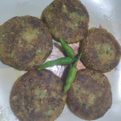 A picture of Aaloo tikki.