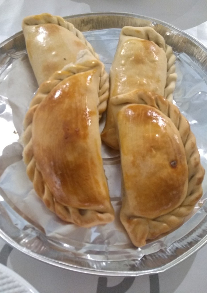 Una foto de Empanadas de pollo y zapallitos